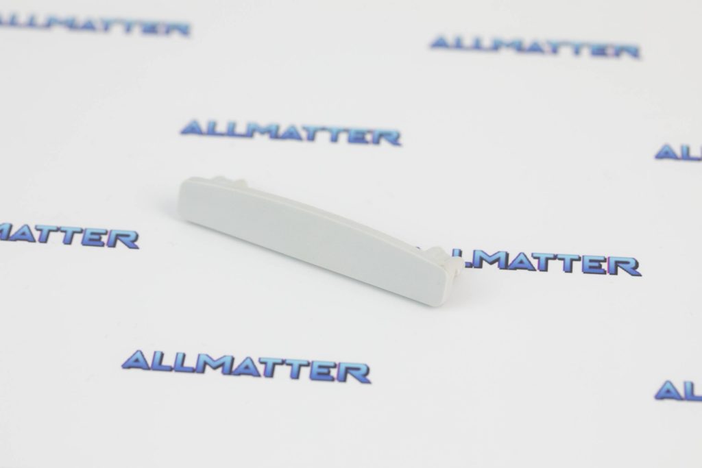 Biała i szara zaślepka do profilu górnego z logo Allmatter