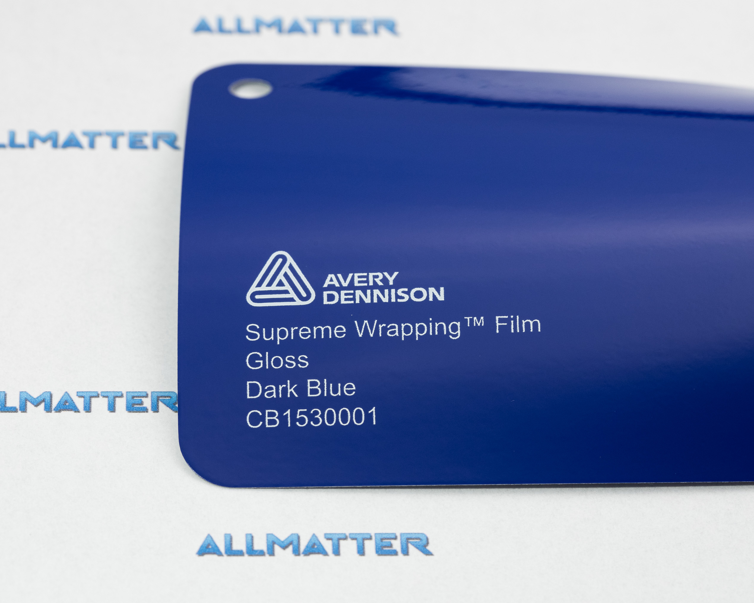 Próbka foliowa Avery Dennison w kolorze ciemnoniebieskim, błyszcząca.