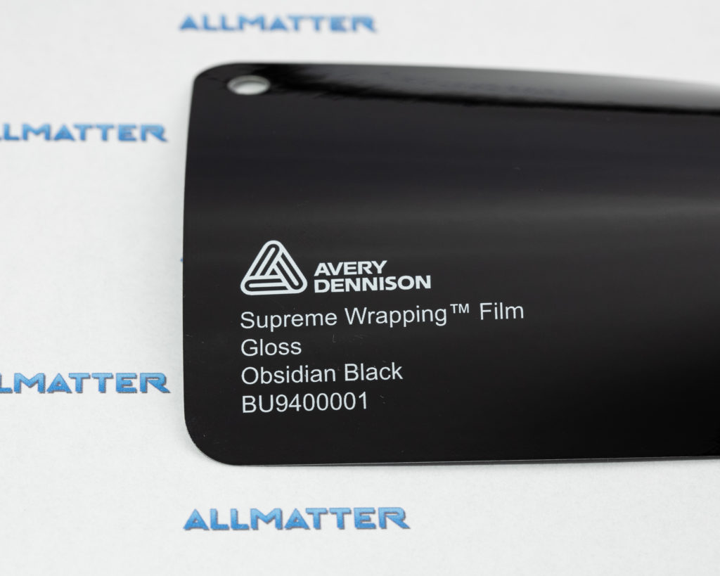 Czarny folia Avery Dennison Supreme Wrapping™ Gloss Obsidian Black BU94000001