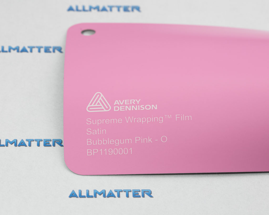 Różowa próbka folii satynowej Avery Dennison w kolorze Bubblegum Pink