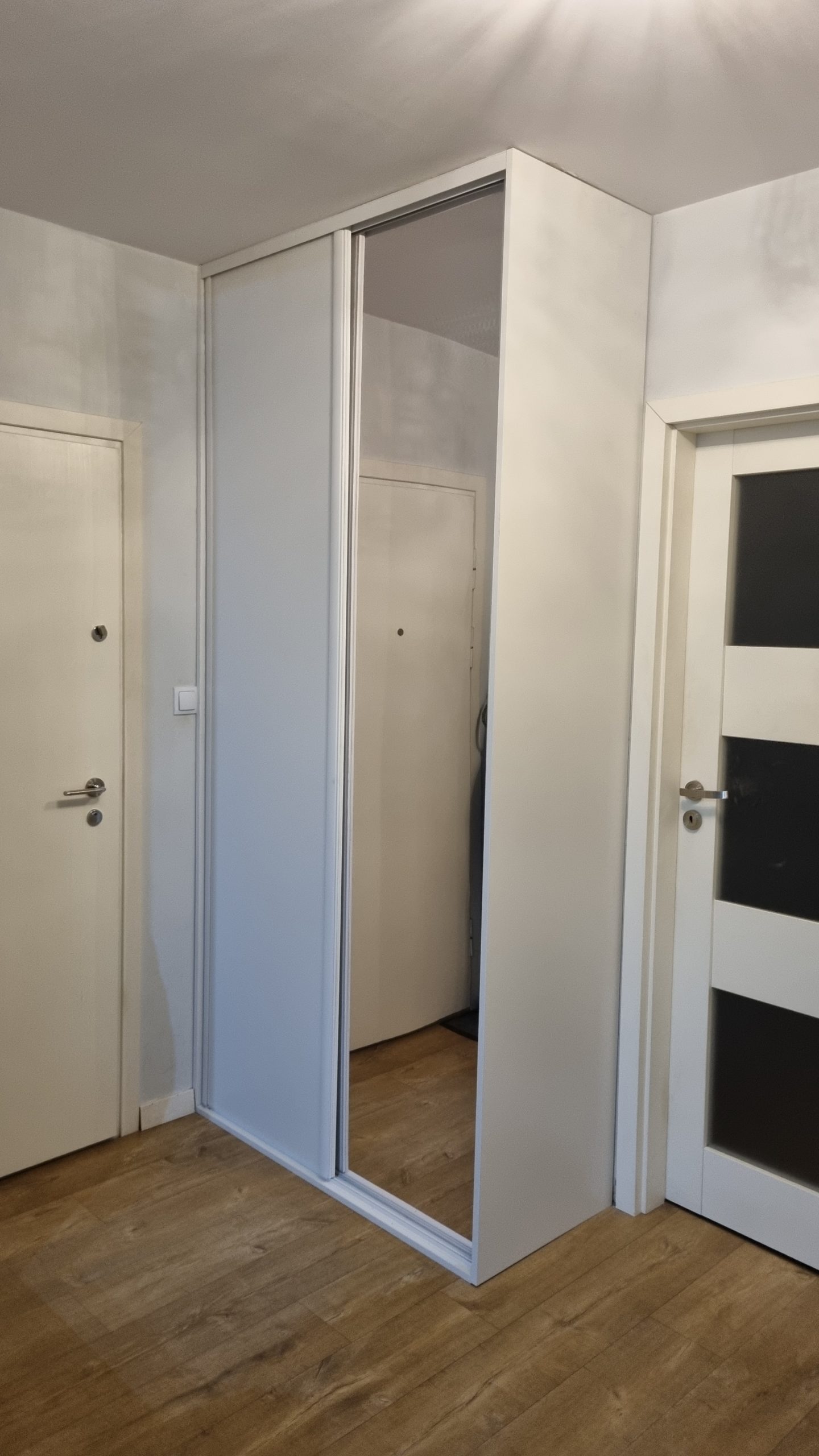 Płyta kompozytowa typu Dibond srebrne lustro