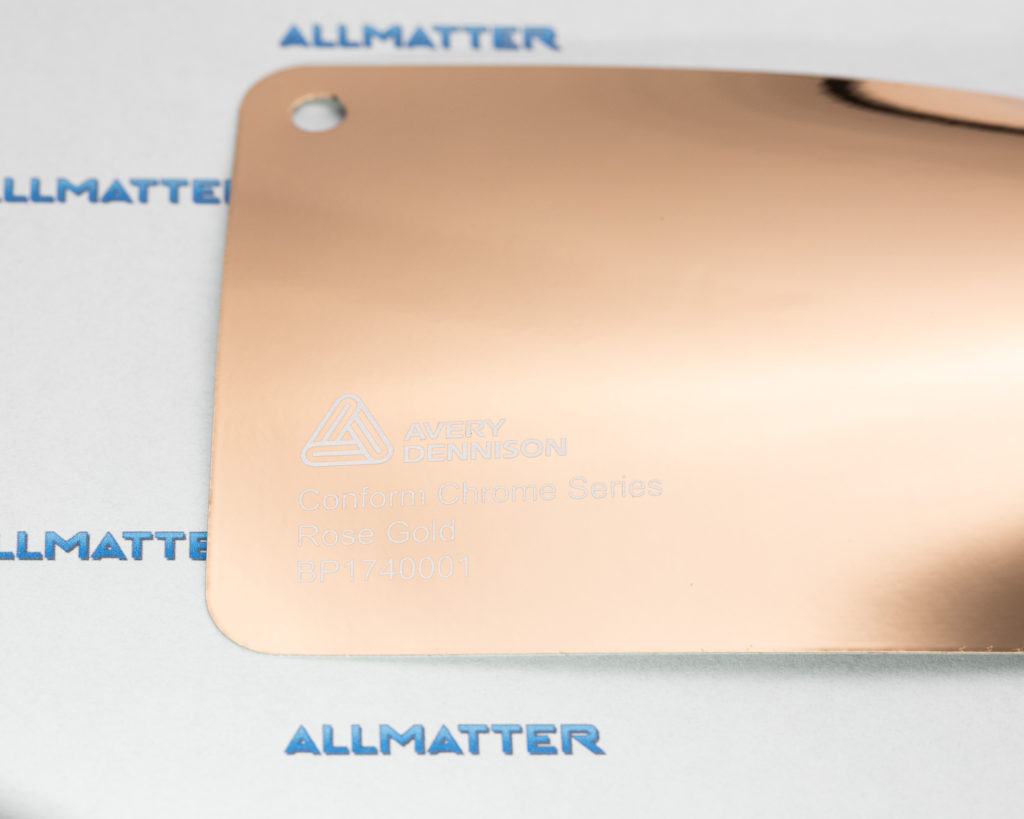Próbka folii w kolorze różowego złota od Avery Dennison