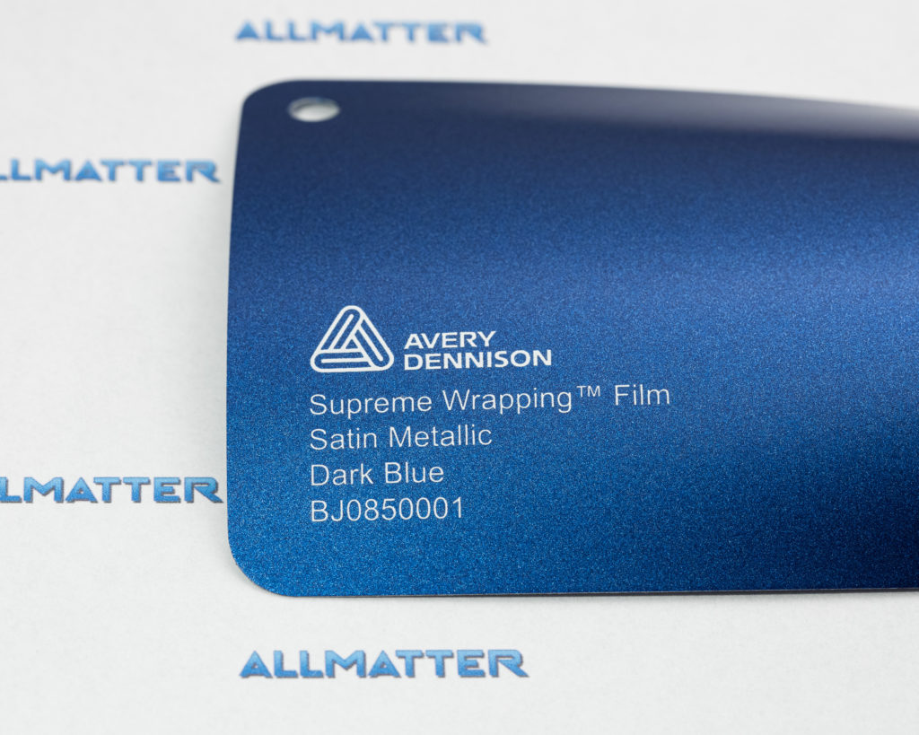 Próbka folii Avery Dennison w kolorze ciemnoniebieskim metalicznym
