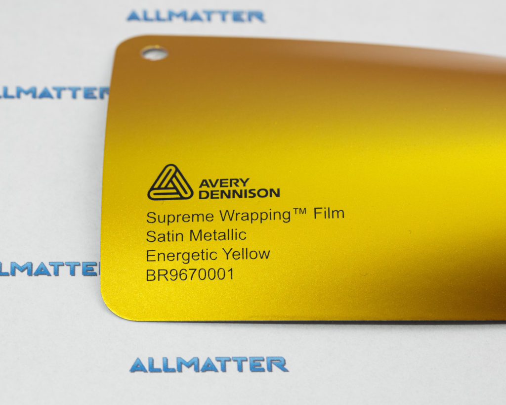 Próbka folii Avery Dennison w kolorze Energetic Yellow Satin Metallic