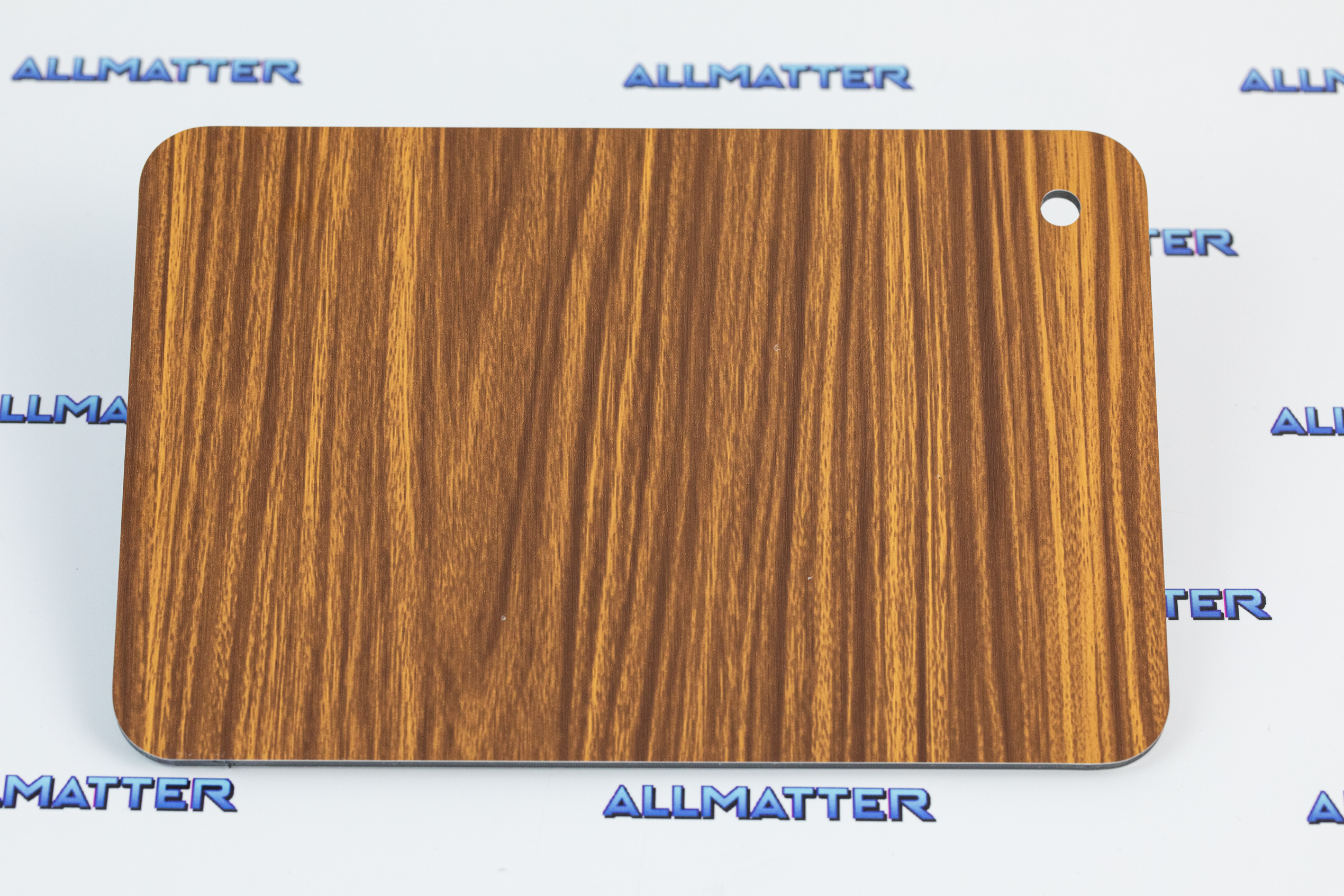 Płyta DIBOND w kolorze drewna tekowego o gładkiej fakturze