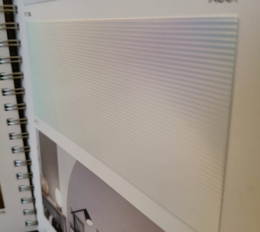 Folia architektoniczna CoverStyl Aurora stripes w odcieniach bieli i pasteli