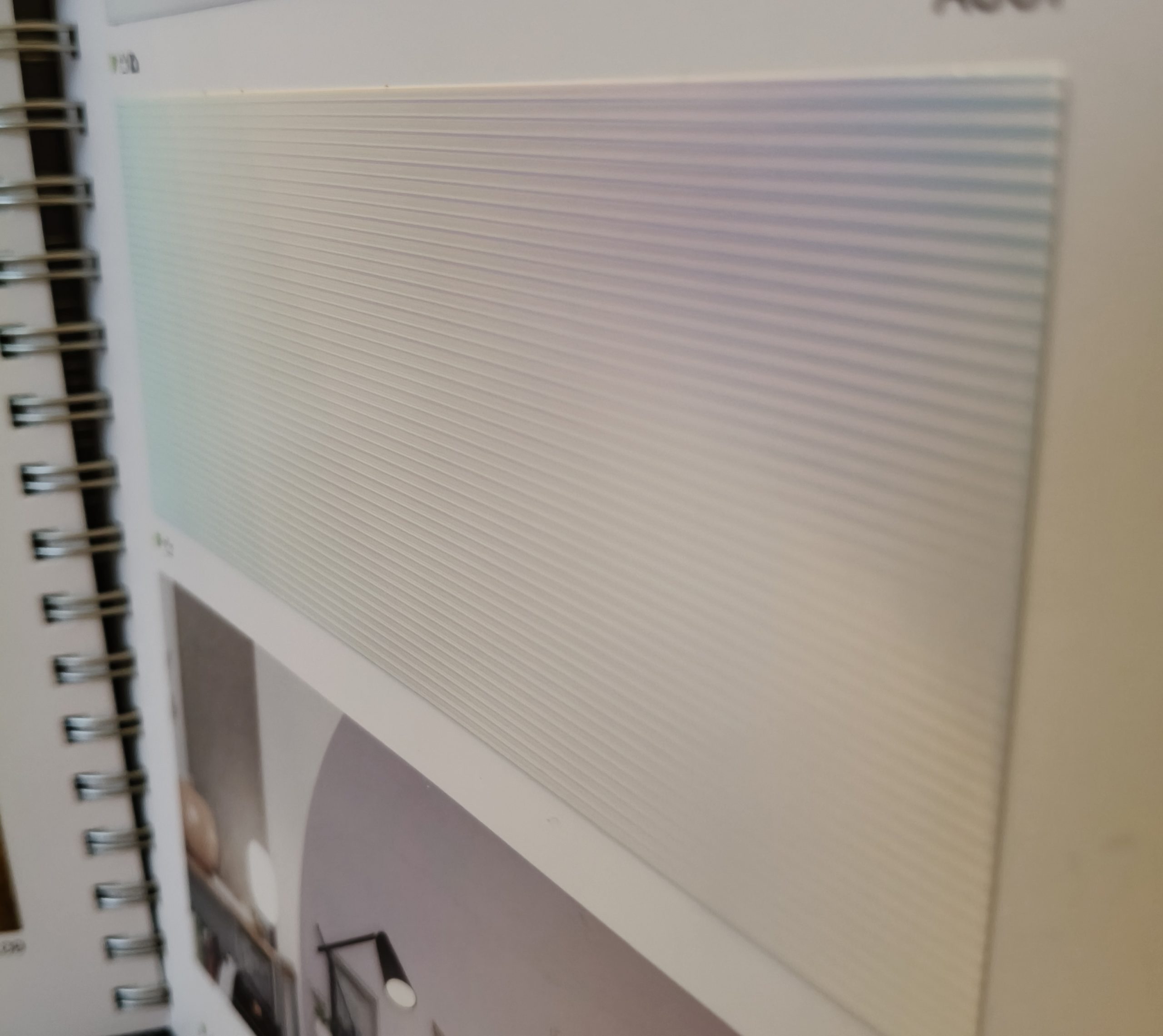 Folia architektoniczna CoverStyl Aurora stripes w odcieniach bieli i pasteli