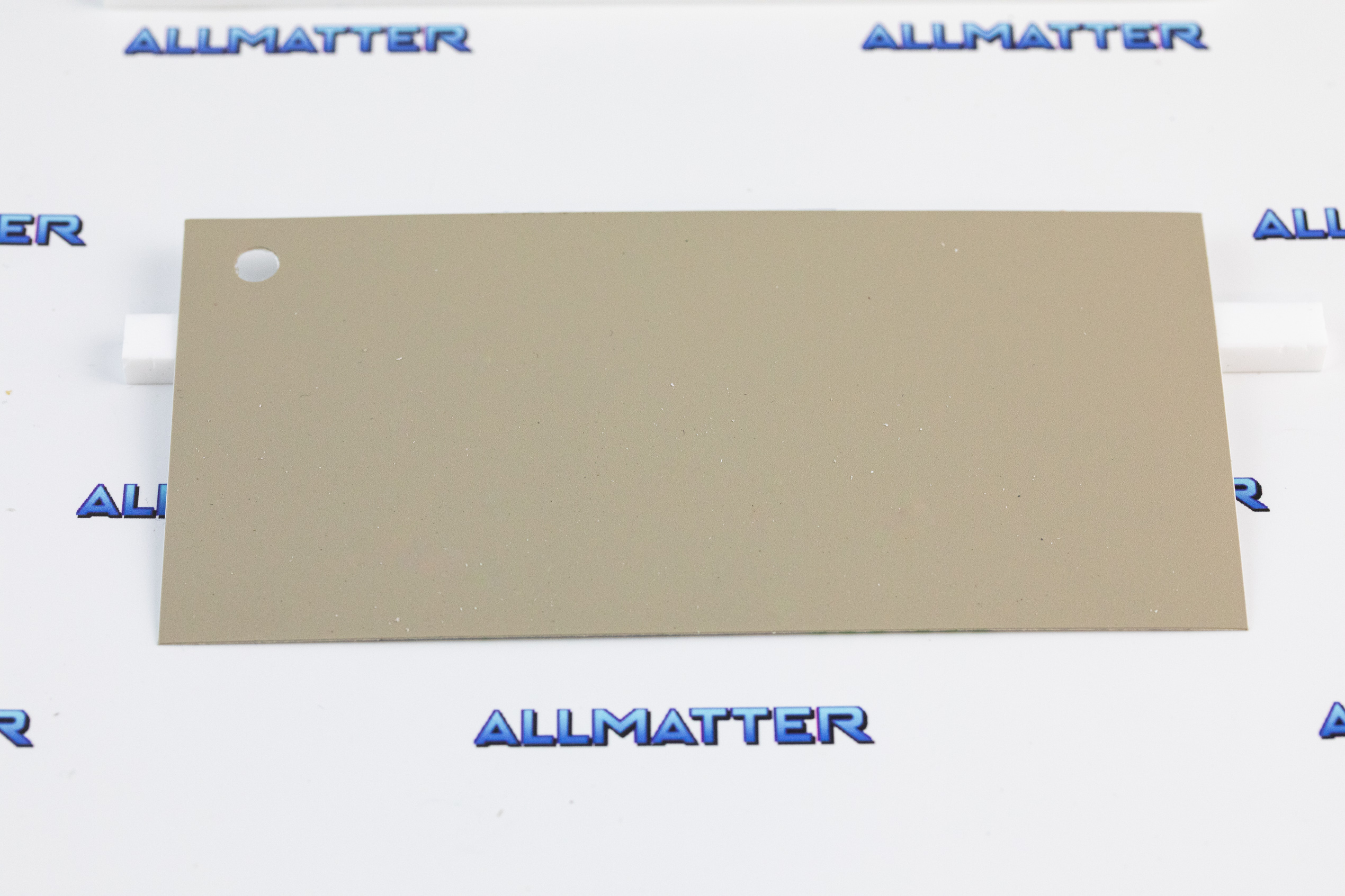 Folia architektoniczna w kolorze khaki, bez PCV, z otworem.