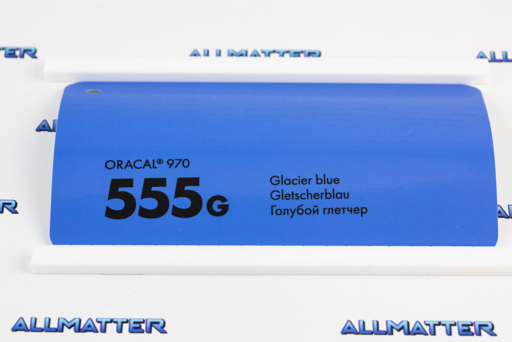 Folia samochodowa Oracal 970 w kolorze glacier blue 555G