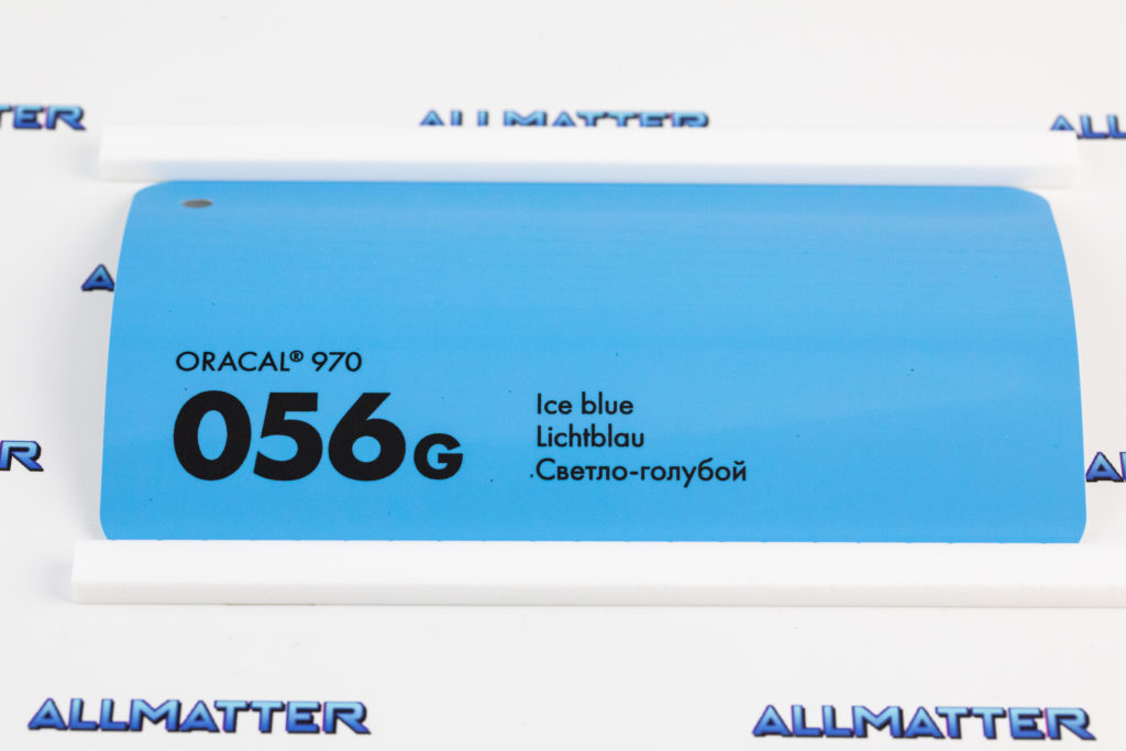 Folia samochodowa Oracal 970 w kolorze ice blue 056G